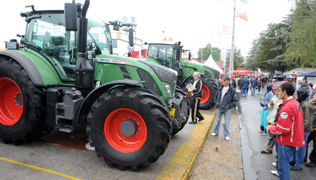 Подстицаји за аграр: Држава плаћа пола трактора